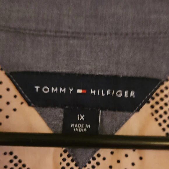 EUC Tommy Hilfiger Top - Picture 2 of 4